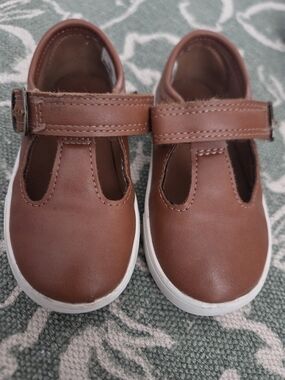 OshKosh B'gosh Brown Mary Jane Sneakers Toddler Size 6